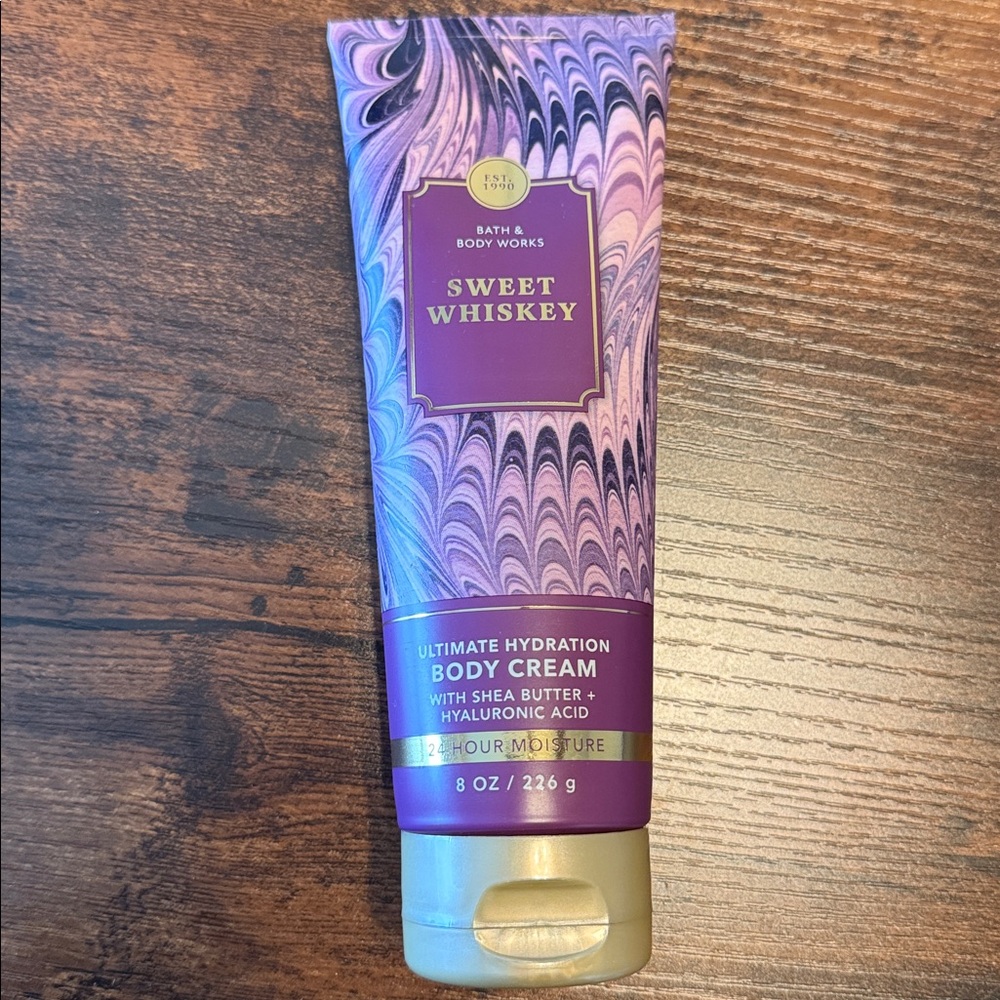 Bath and Body Works Sweet Whiskey body cream - Picture 2 of 5